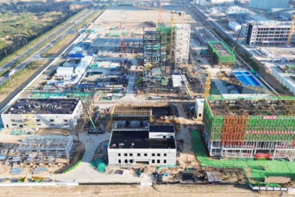 China National Chemical Corporation’s UHMWPE Project Reaches Major Milestone with Office Building Topping-Out