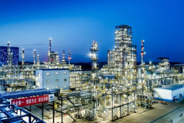 China Chemical Reports Strong Half-Year Results, Led by Industrial and New Materials Segments