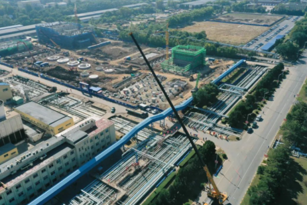 October 13, 2024 – Liaoyang Petrochemical Marks Nylon 66 Project Milestone with First Steel Structure Hoisting