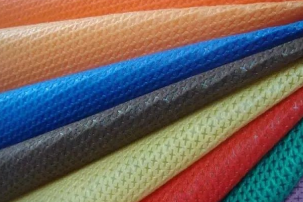 New Study Highlights Severe Plastic Waste Problem in Apparel Production