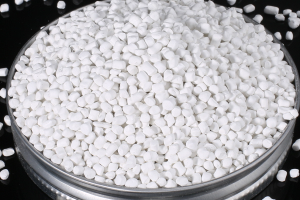 The Science of Whiter Whites: Fluorescent Whitening in the Chemical Industry