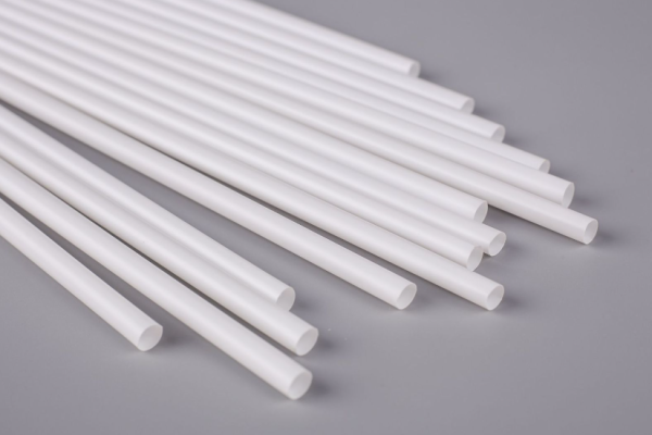 The Challenge of Green Straws: Navigating Cost and Sustainability in the Plastic Industry