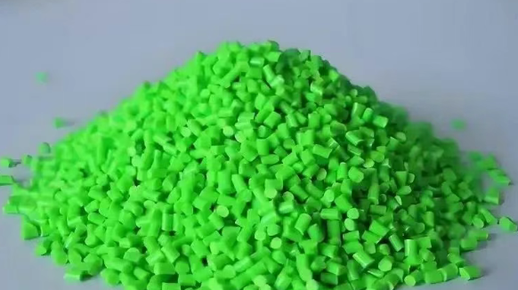 Color Deviation in Plastics: Costly Pitfalls and the Path to Optimization
