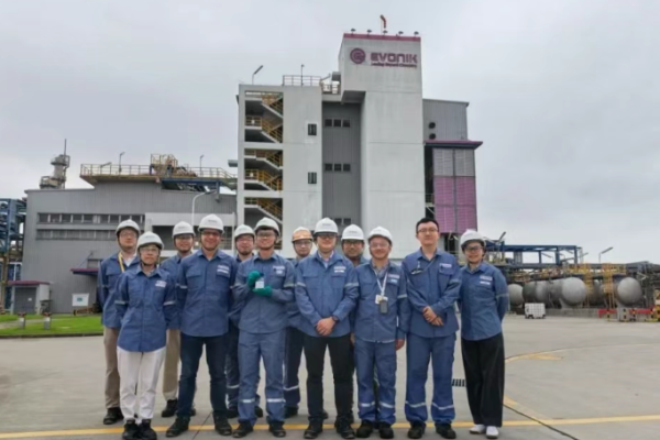 Supply Chain Resilience: How Evonik’s Shanghai Move Redefines Specialty Chemicals Distribution