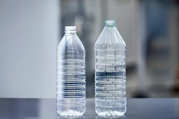 Packaging Breakthrough: New 4.9g Bottle Cuts Plastic Use by 30% Without Sacrificing Performance
